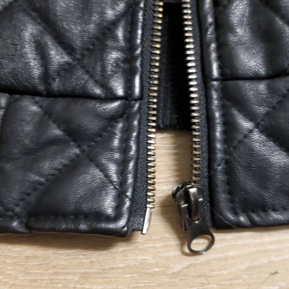 Leather jacket - Picture 3 of 4
